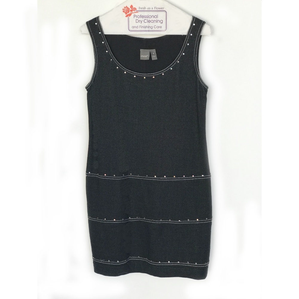Short Muse above the knee jumper, sleeveless.